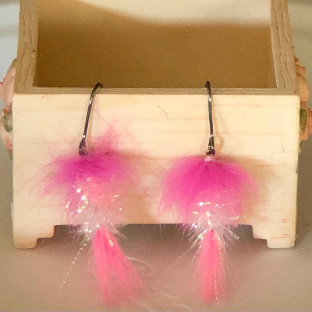 Earrings “fly”
